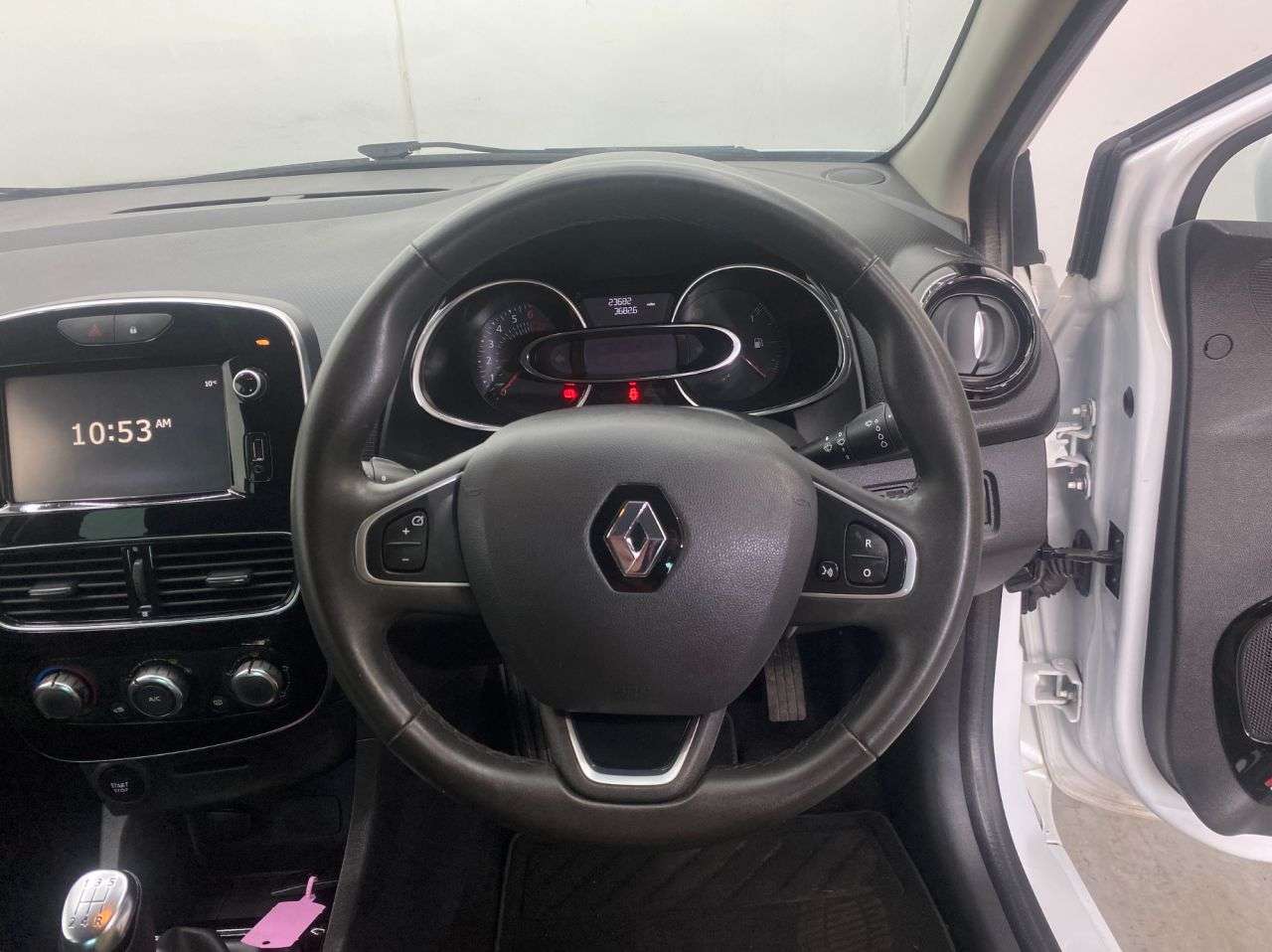 2018 RENAULT CLIO 2018 RENAULT CLIO