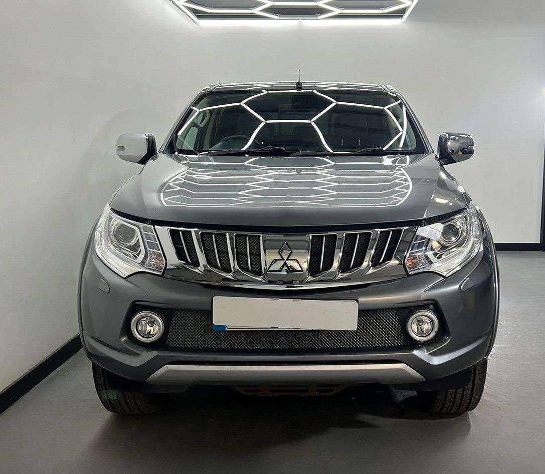 A 2016 MITSUBISHI L200 DI-D 4WD BARBARIAN DCB A 2016 MITSUBISHI L200 DI-D 4WD BARBARIAN DCB