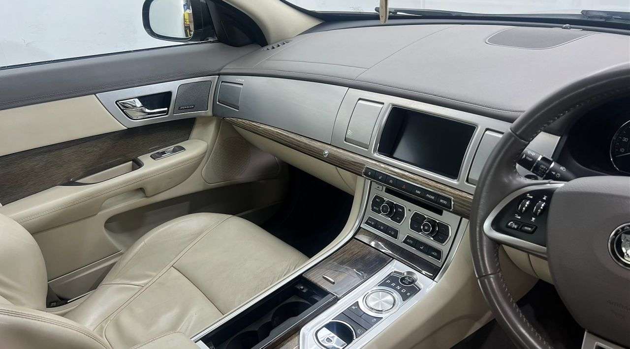 2014 JAGUAR XF 2014 JAGUAR XF