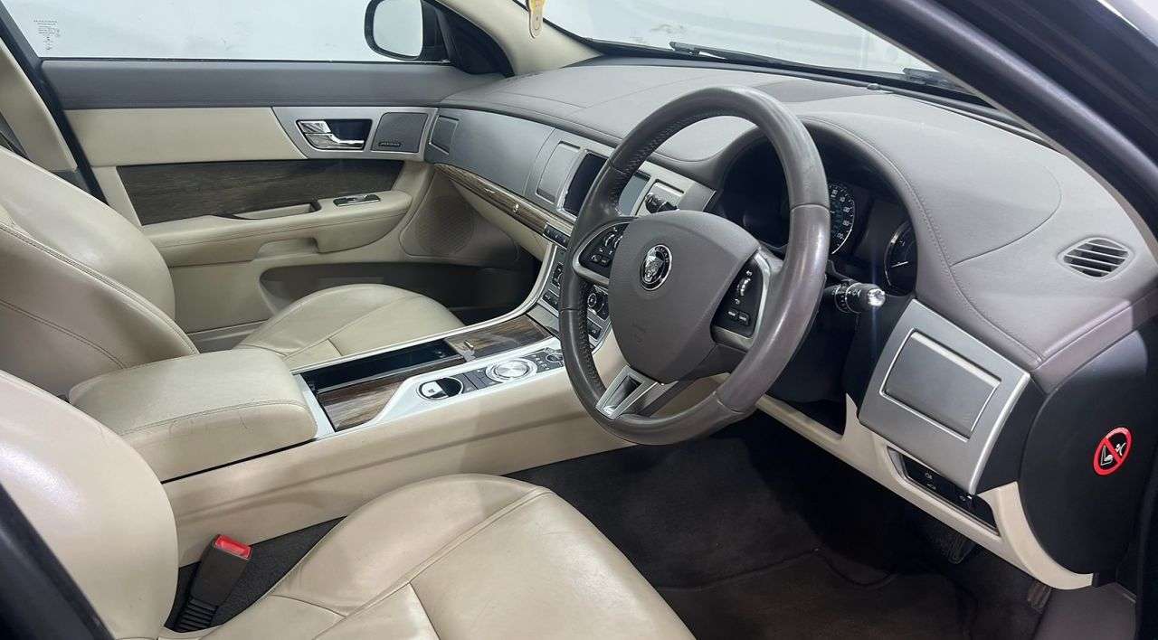 2014 JAGUAR XF 2014 JAGUAR XF