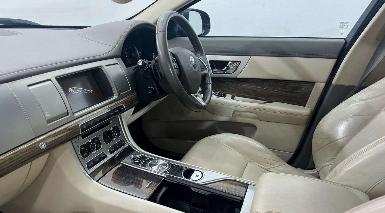 2014 JAGUAR XF 2014 JAGUAR XF