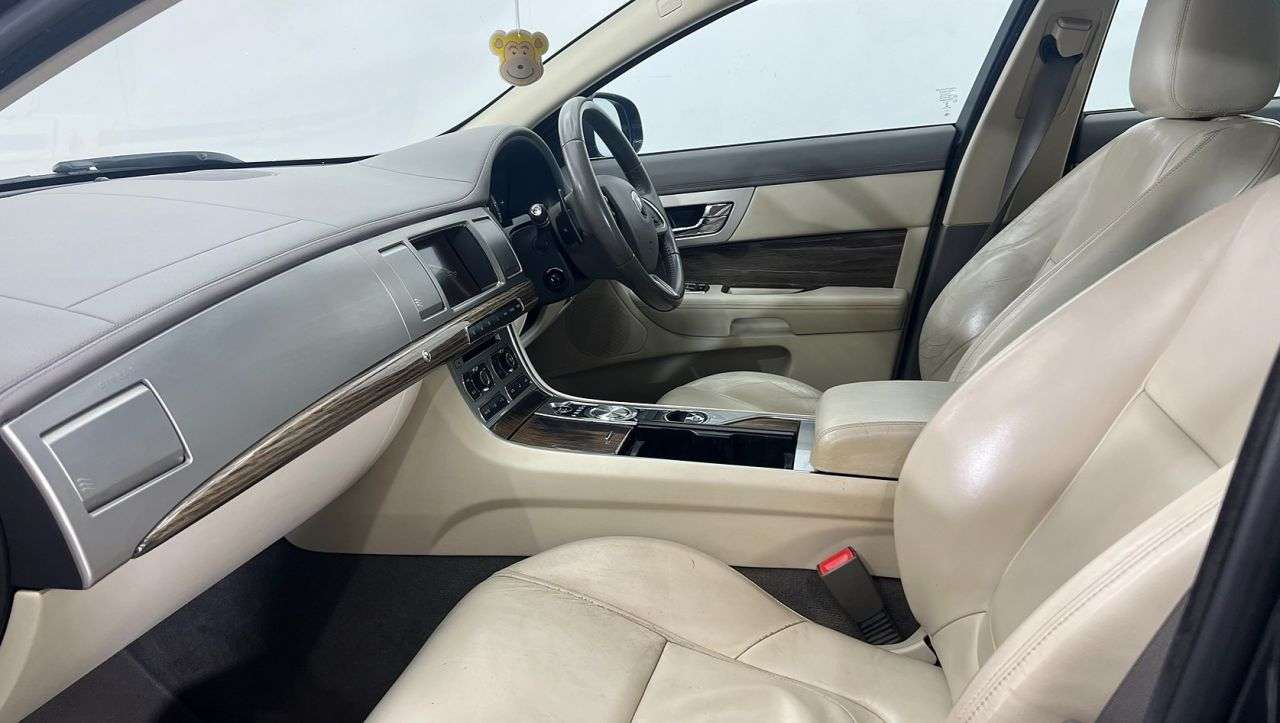 2014 JAGUAR XF 2014 JAGUAR XF