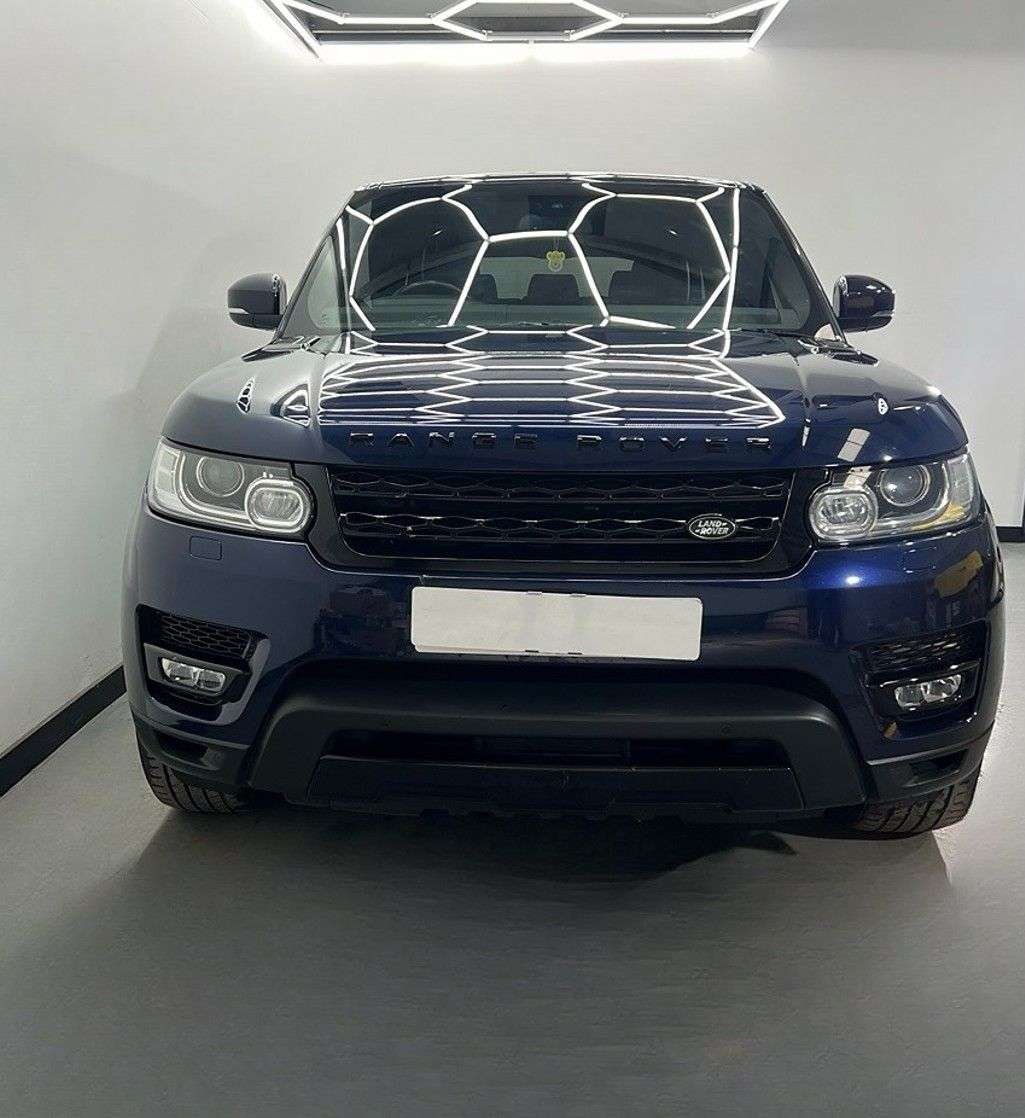 A 2015 LAND ROVER RANGE ROVER SPORT 3.0 SDV6 HSE 5d 288 BHP A 2015 LAND ROVER RANGE ROVER SPORT 3.0 SDV6 HSE 5d 288 BHP