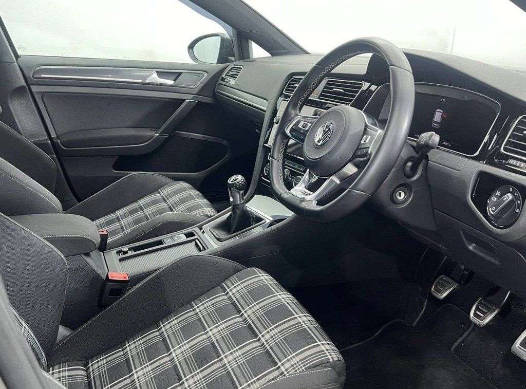 2017 VOLKSWAGEN GOLF 2017 VOLKSWAGEN GOLF