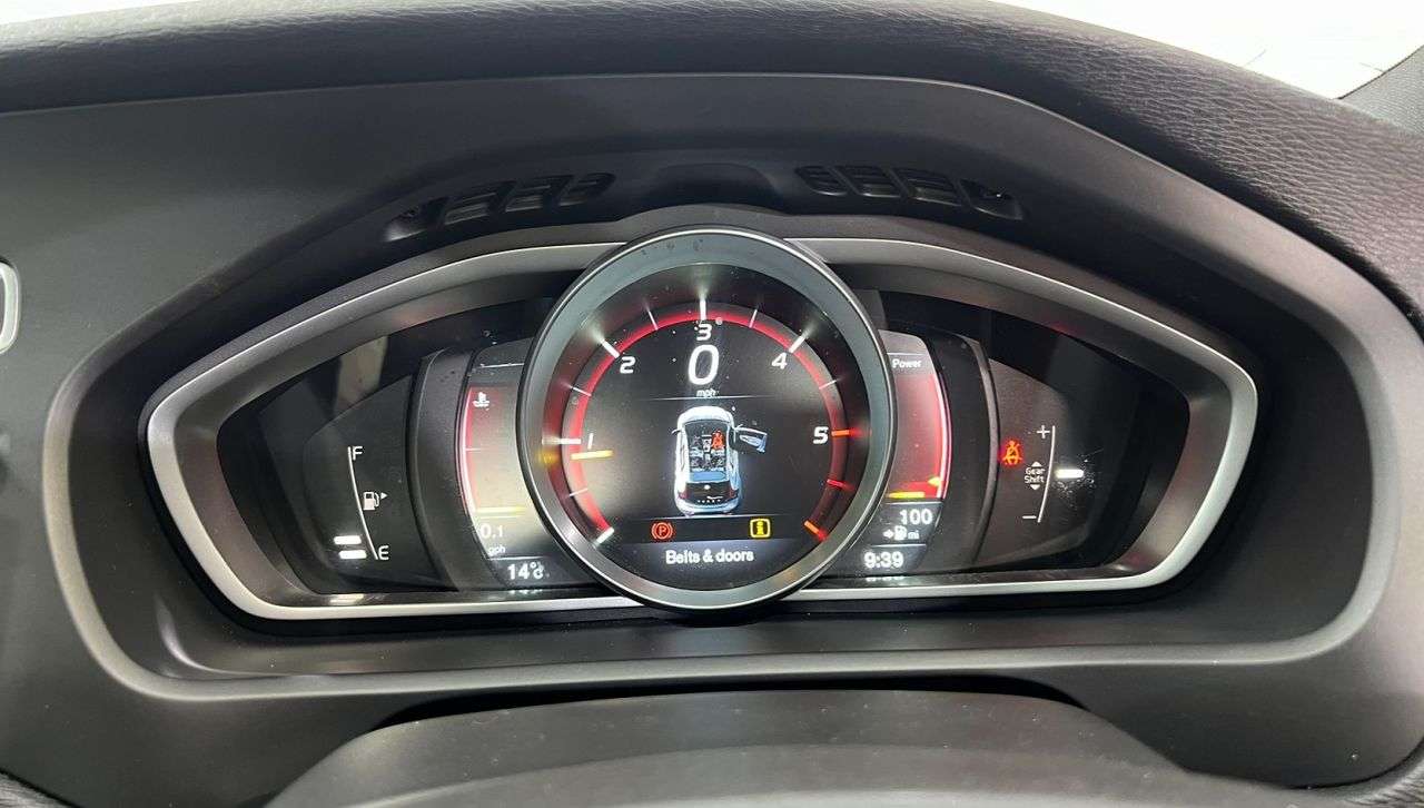 2014 VOLVO V40 2014 VOLVO V40