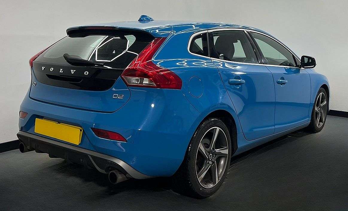 2014 VOLVO V40 2014 VOLVO V40