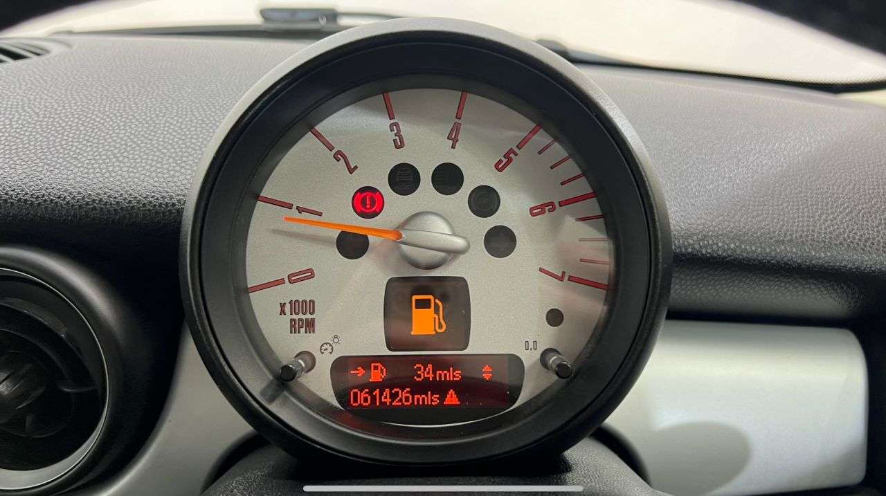 2014 MINI CLUBMAN 2014 MINI CLUBMAN