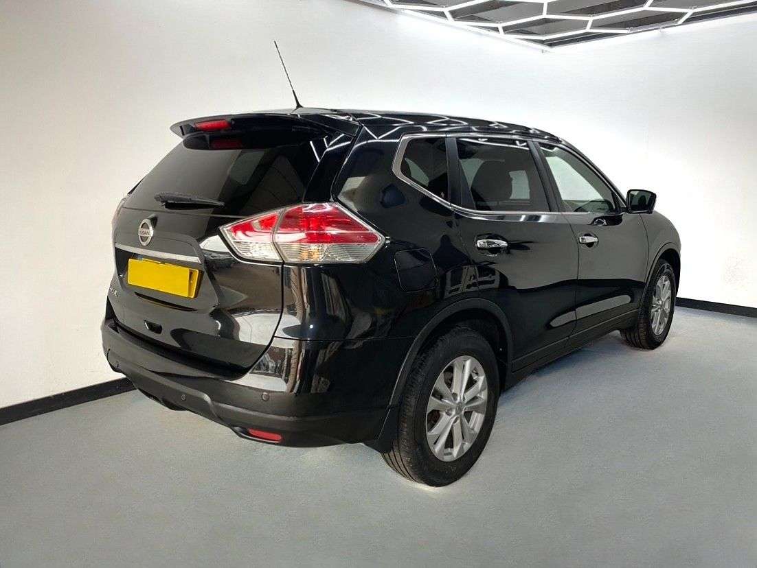 A 2015 NISSAN X-TRAIL 1.6 DCI ACENTA 5d 130 BHP A 2015 NISSAN X-TRAIL 1.6 DCI ACENTA 5d 130 BHP