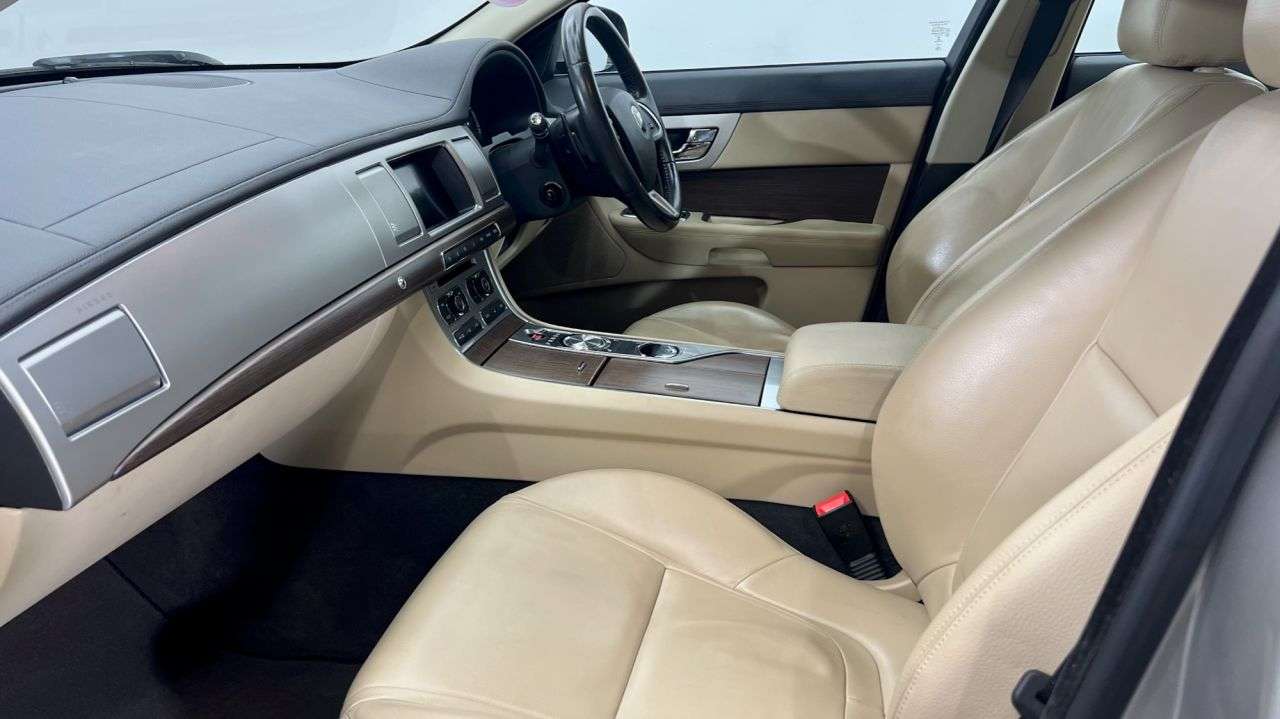 2014 JAGUAR XF 2014 JAGUAR XF