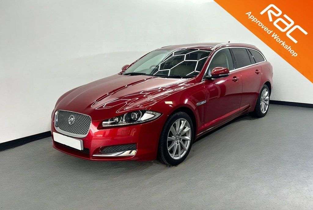 A 2013 JAGUAR XF 2.2 D LUXURY SPORTBRAKE 5d 200 BHP A 2013 JAGUAR XF 2.2 D LUXURY SPORTBRAKE 5d 200 BHP