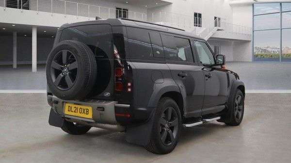 A 2021 LAND ROVER DEFENDER 3.0 X-DYNAMIC HSE MHEV 5d 295 BHP A 2021 LAND ROVER DEFENDER 3.0 X-DYNAMIC HSE MHEV 5d 295 BHP