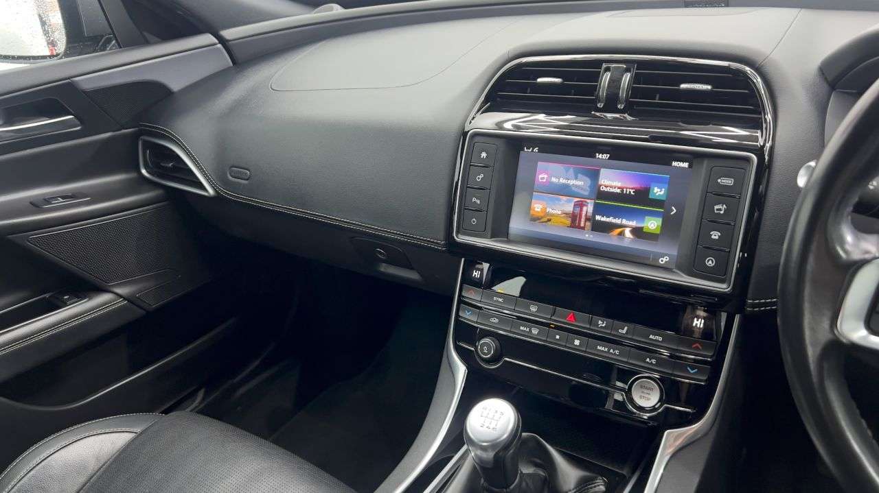 2017 JAGUAR XE 2017 JAGUAR XE