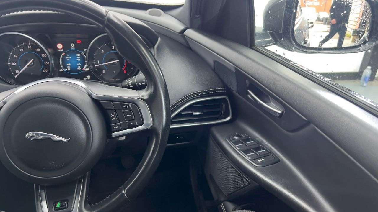 2017 JAGUAR XE 2017 JAGUAR XE