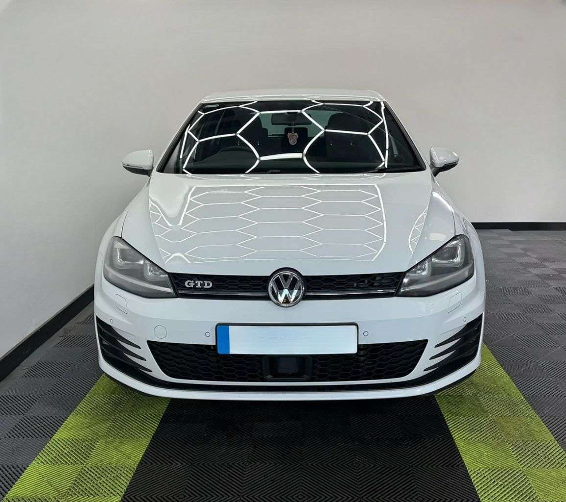 A 2013 VOLKSWAGEN GOLF 2.0 GTD 5d 181 BHP A 2013 VOLKSWAGEN GOLF 2.0 GTD 5d 181 BHP