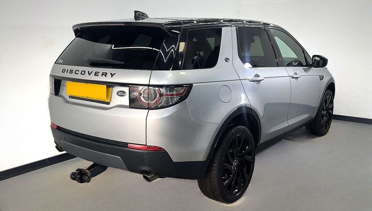 A 2017 LAND ROVER DISCOVERY SPORT 2.0 TD4 HSE BLACK 5d 180 BHP A 2017 LAND ROVER DISCOVERY SPORT 2.0 TD4 HSE BLACK 5d 180 BHP
