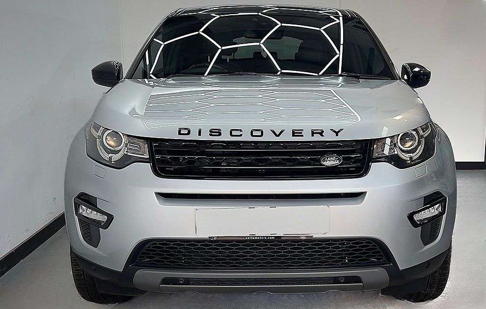 A 2017 LAND ROVER DISCOVERY SPORT 2.0 TD4 HSE BLACK 5d 180 BHP A 2017 LAND ROVER DISCOVERY SPORT 2.0 TD4 HSE BLACK 5d 180 BHP