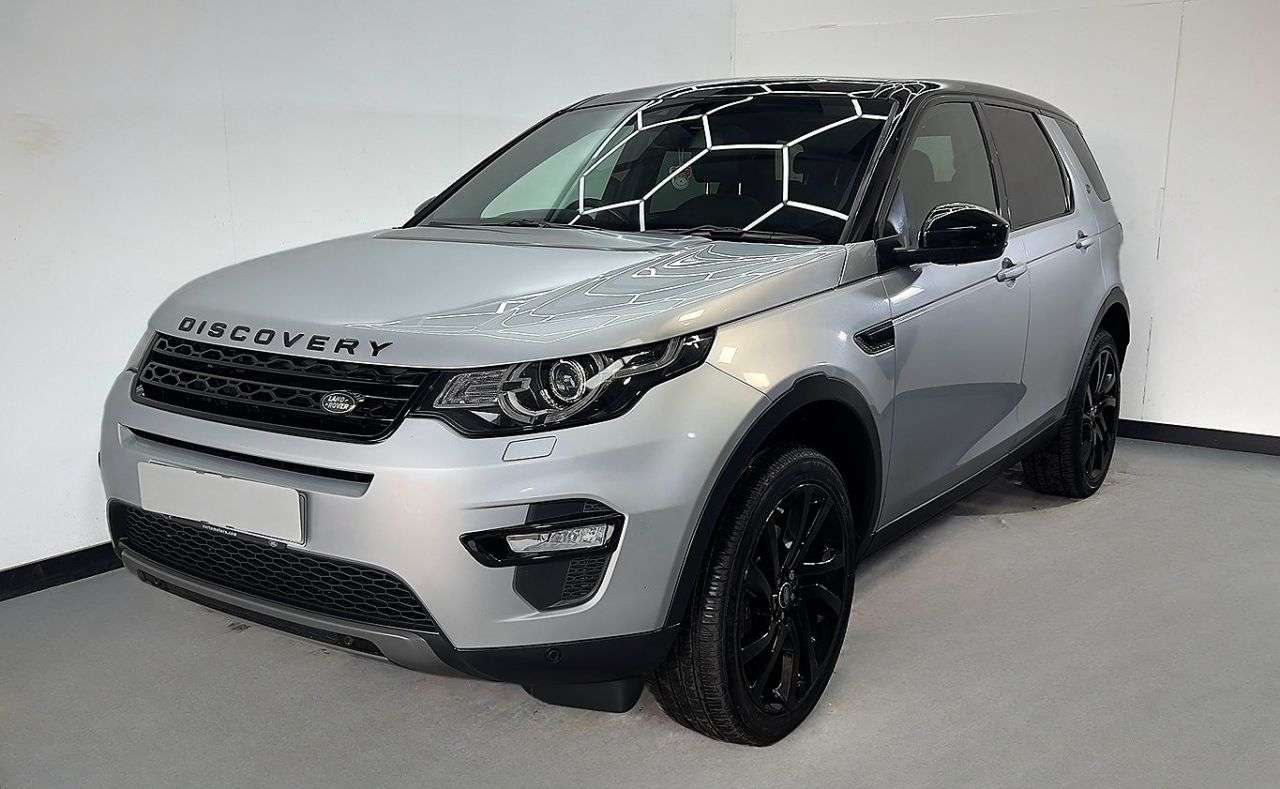 A 2017 LAND ROVER DISCOVERY SPORT 2.0 TD4 HSE BLACK 5d 180 BHP A 2017 LAND ROVER DISCOVERY SPORT 2.0 TD4 HSE BLACK 5d 180 BHP