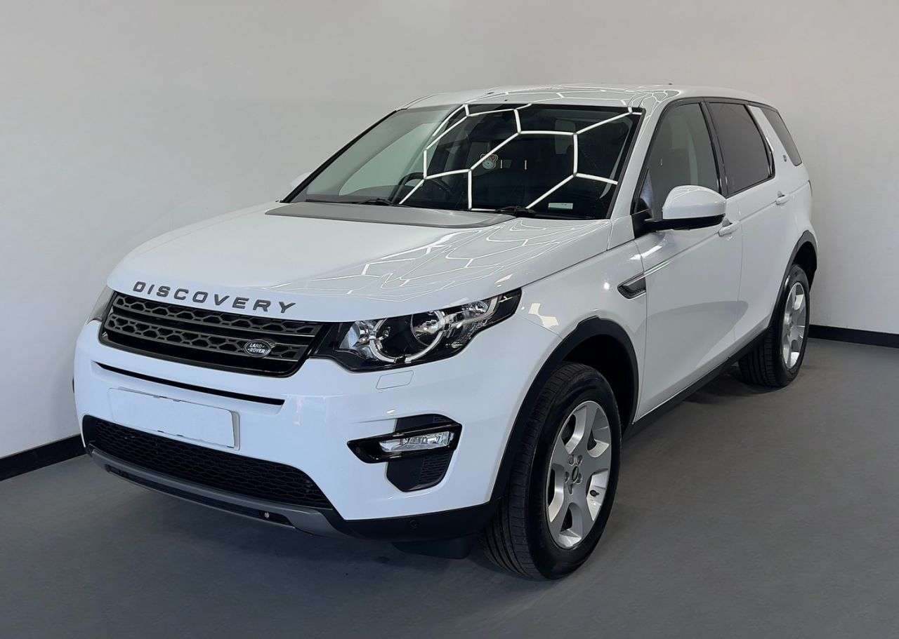A 2015 LAND ROVER DISCOVERY SPORT TD4 SE TECH A 2015 LAND ROVER DISCOVERY SPORT TD4 SE TECH