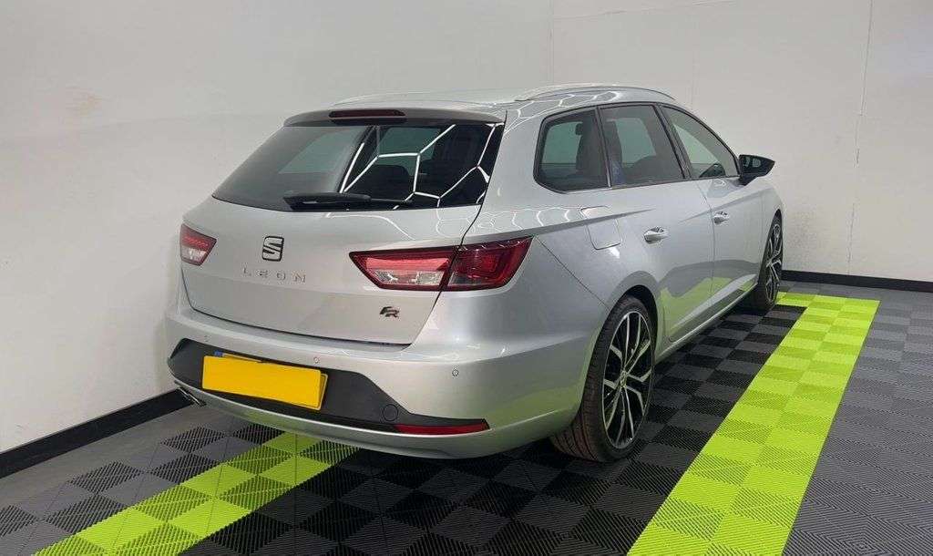 A 2015 SEAT LEON 2.0 TDI FR TECHNOLOGY 5d 150 BHP A 2015 SEAT LEON 2.0 TDI FR TECHNOLOGY 5d 150 BHP