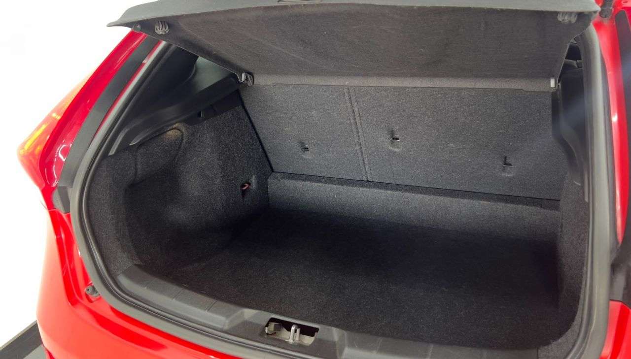 2016 VOLVO V40 2016 VOLVO V40