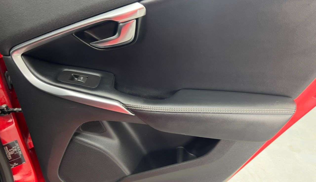 2016 VOLVO V40 2016 VOLVO V40