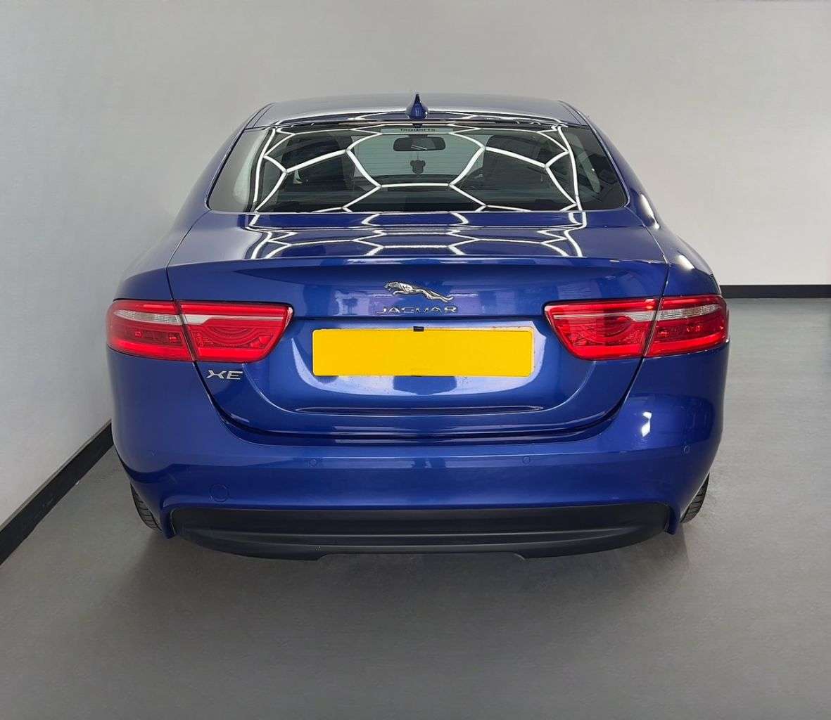 A 2017 JAGUAR XE 2.0 D PRESTIGE 4d 161 BHP A 2017 JAGUAR XE 2.0 D PRESTIGE 4d 161 BHP
