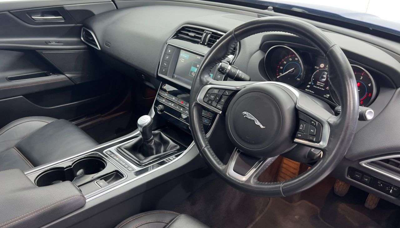 2017 JAGUAR XE 2017 JAGUAR XE