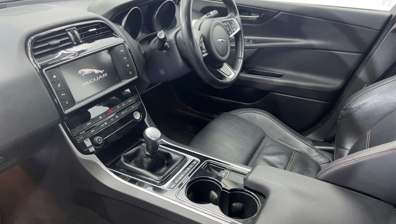 2017 JAGUAR XE 2017 JAGUAR XE