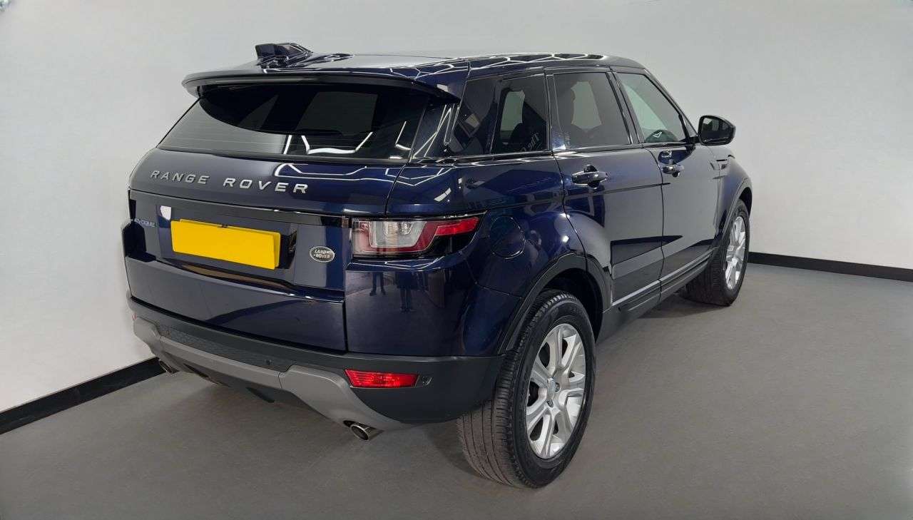A 2017 LAND ROVER RANGE ROVER EVOQUE 2.0 ED4 SE TECH 5d 148 BHP A 2017 LAND ROVER RANGE ROVER EVOQUE 2.0 ED4 SE TECH 5d 148 BHP