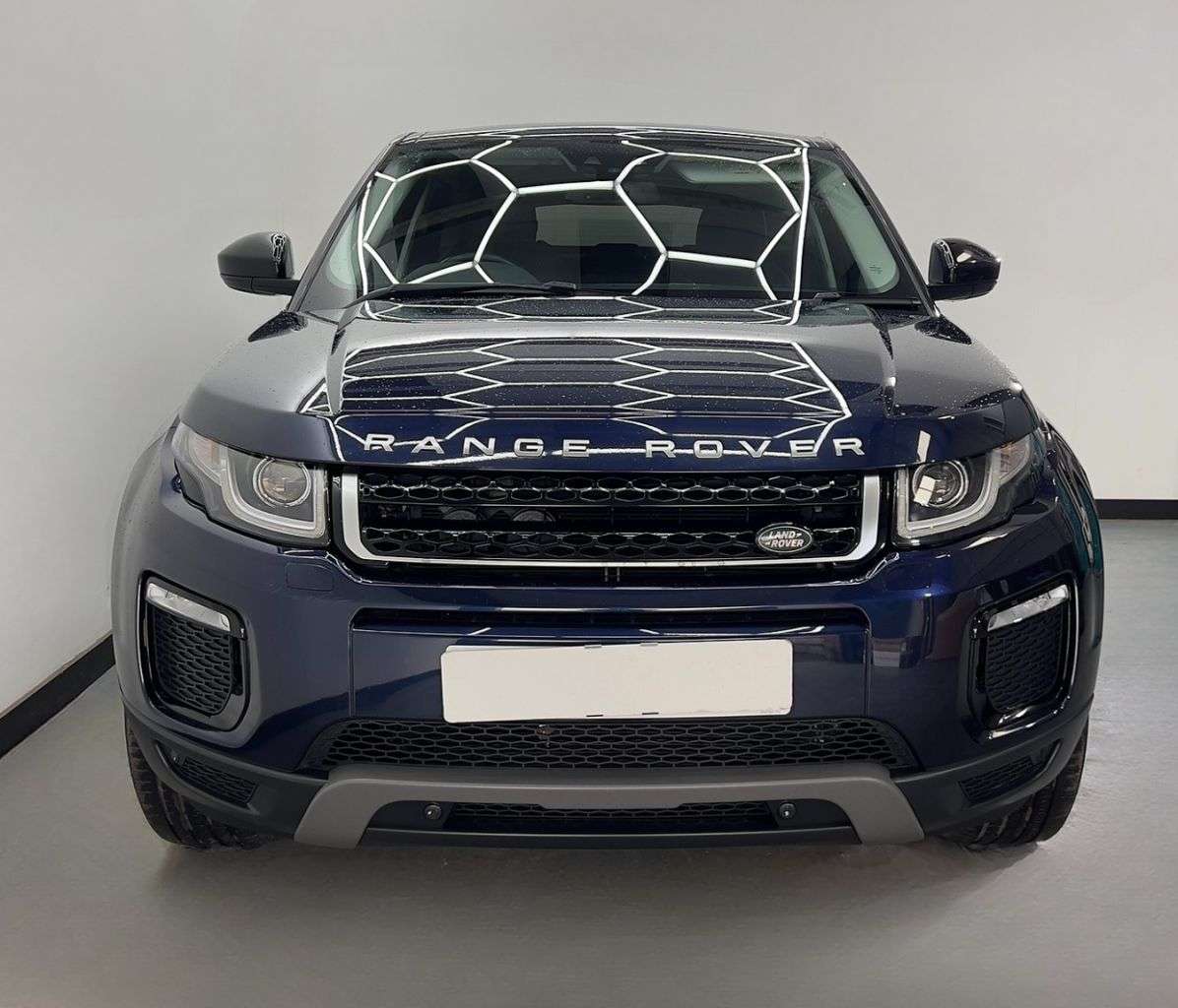 A 2017 LAND ROVER RANGE ROVER EVOQUE 2.0 ED4 SE TECH 5d 148 BHP A 2017 LAND ROVER RANGE ROVER EVOQUE 2.0 ED4 SE TECH 5d 148 BHP