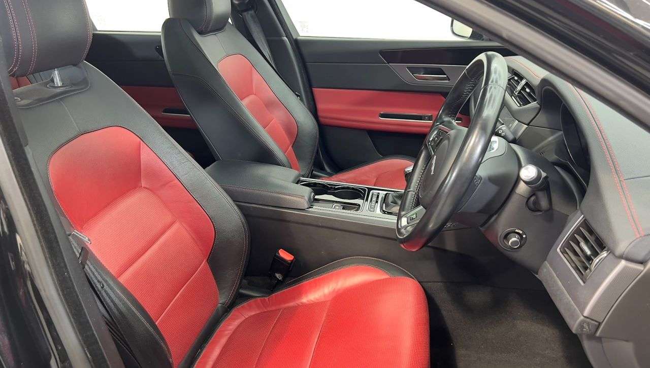 2016 JAGUAR XF 2016 JAGUAR XF