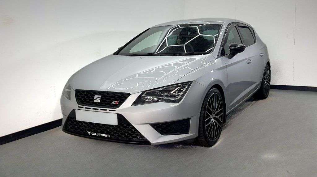 A 2016 SEAT LEON TSI CUPRA BLACK DSG A 2016 SEAT LEON TSI CUPRA BLACK DSG