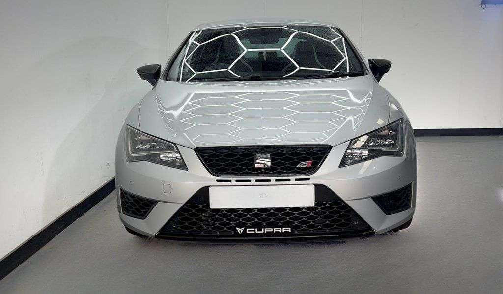 A 2016 SEAT LEON TSI CUPRA BLACK DSG A 2016 SEAT LEON TSI CUPRA BLACK DSG