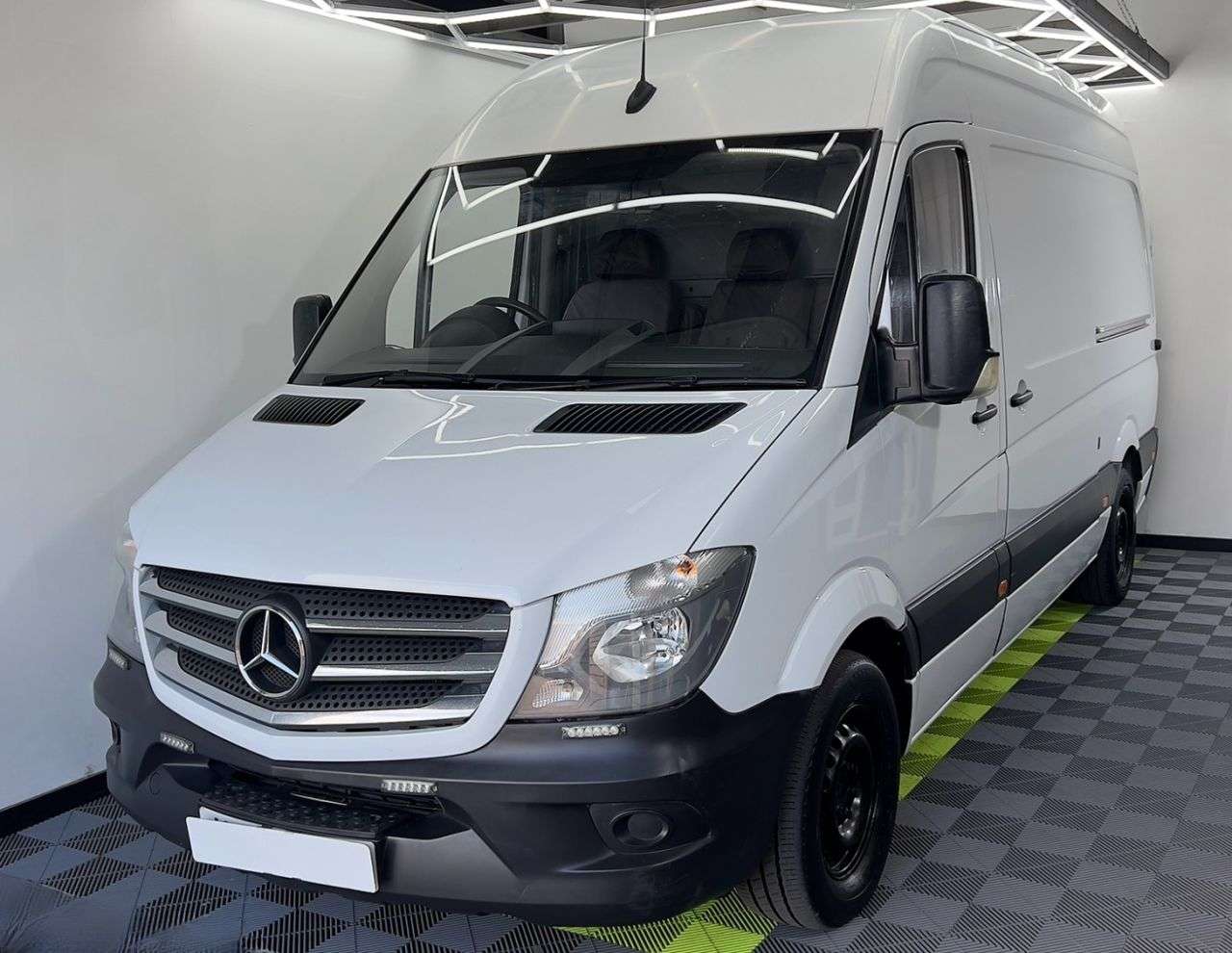 A 2018 MERCEDES-BENZ SPRINTER 2.1 316 CDI MWB 163 BHP A 2018 MERCEDES-BENZ SPRINTER 2.1 316 CDI MWB 163 BHP