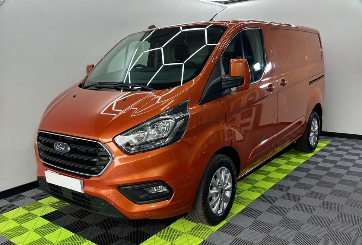 Check out this Ford Transit Custom 2021 Diesel Manual