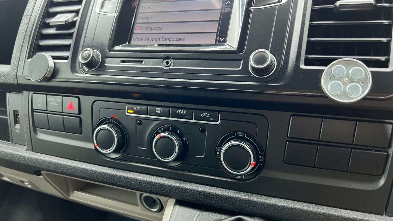 2016 VOLKSWAGEN TRANSPORTER SHUTTLE 2016 VOLKSWAGEN TRANSPORTER SHUTTLE