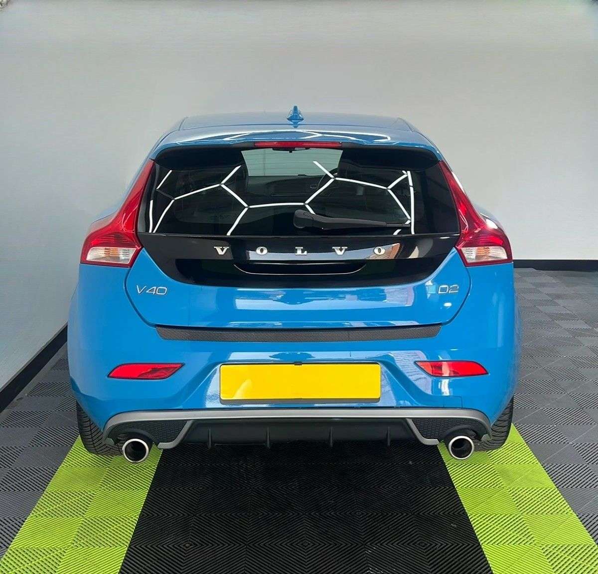 null VOLVO V40 null VOLVO V40