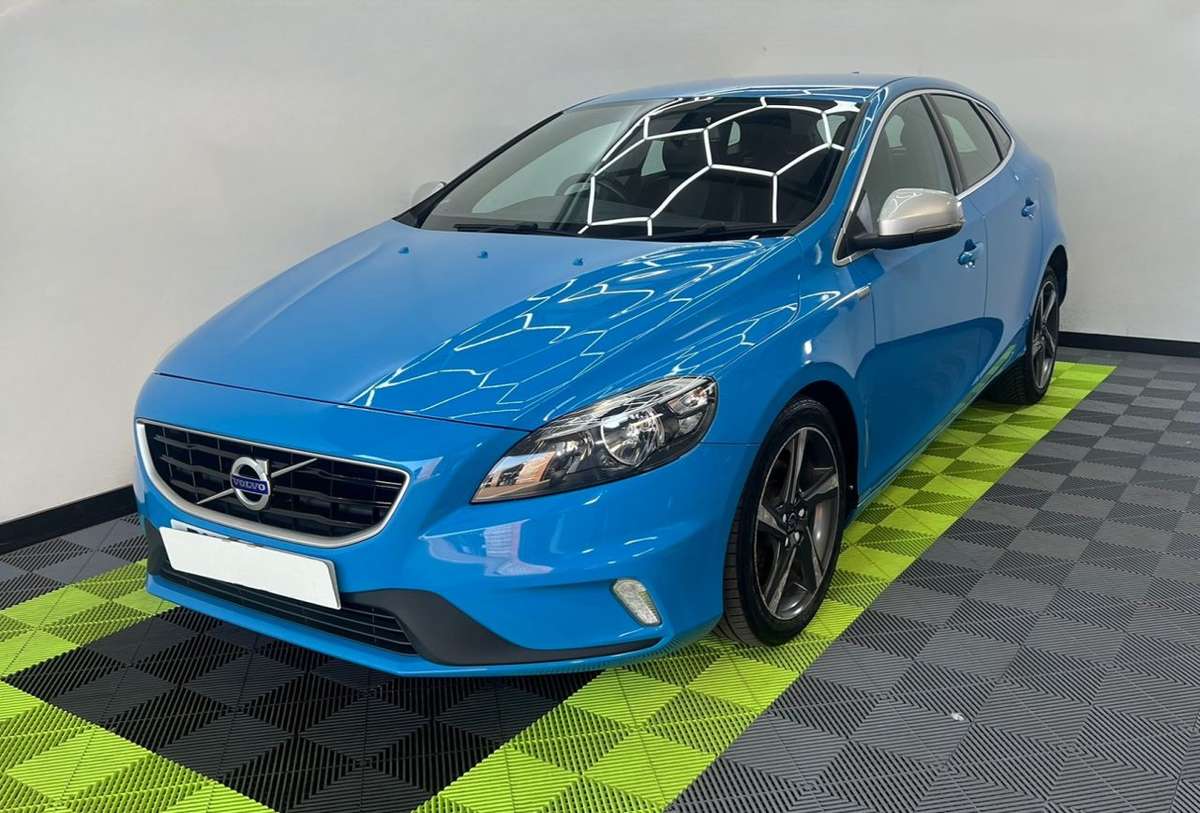 Check out this Volvo V40 Diesel Manual