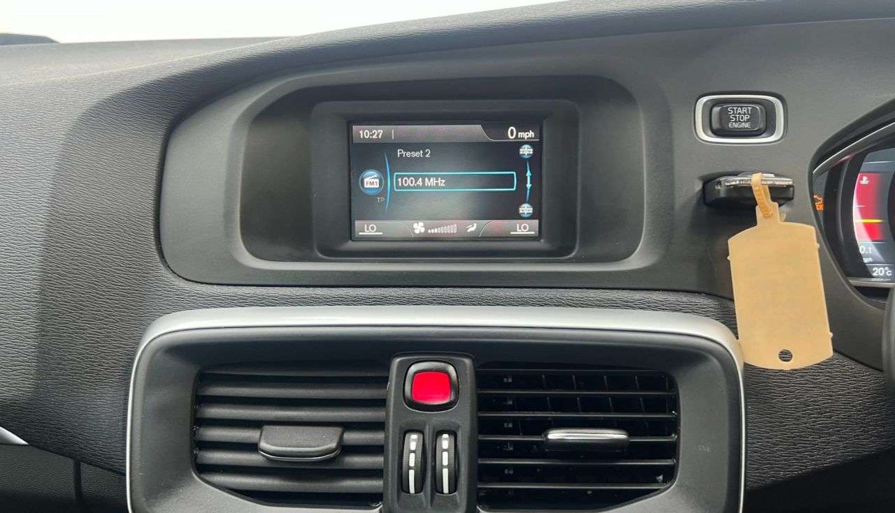 null VOLVO V40 null VOLVO V40