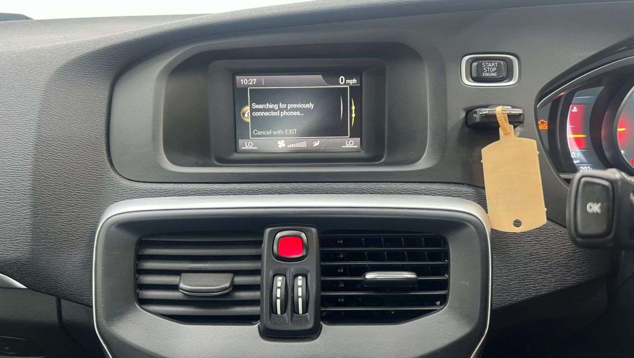 null VOLVO V40 null VOLVO V40