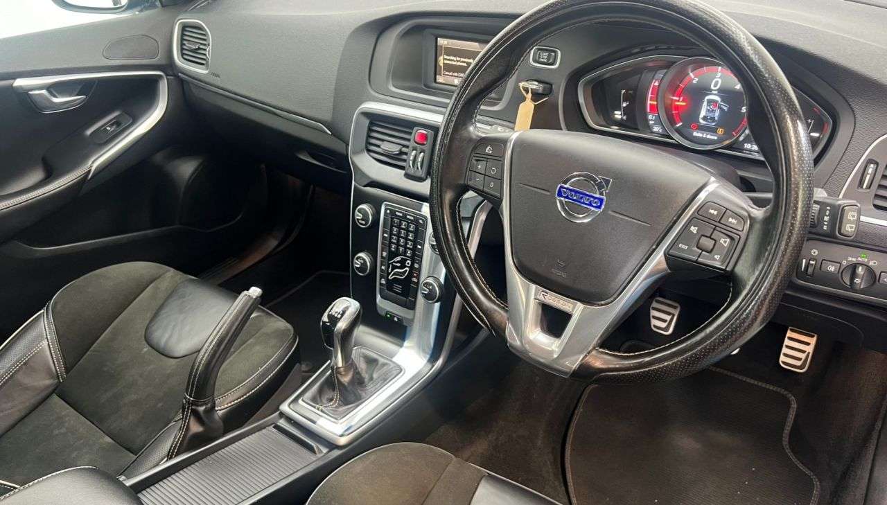 null VOLVO V40 null VOLVO V40