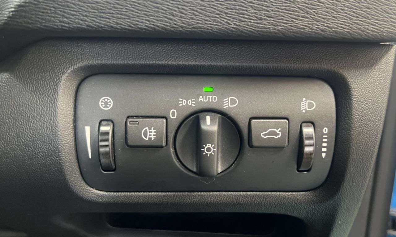 null VOLVO V40 null VOLVO V40