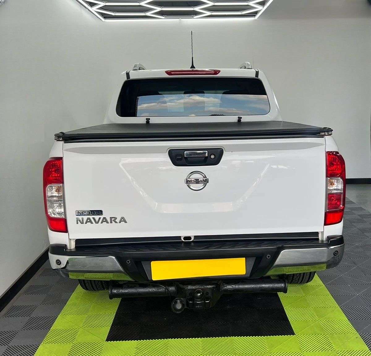 A 2016 NISSAN NP300 NAVARA 2.3 DCI TEKNA 4X4 SHR DCB 190 BHP A 2016 NISSAN NP300 NAVARA 2.3 DCI TEKNA 4X4 SHR DCB 190 BHP