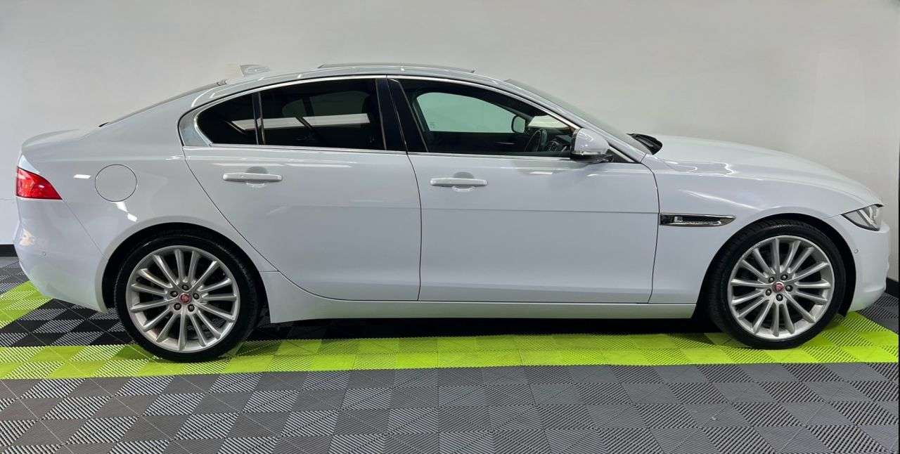 2017 JAGUAR XE 2017 JAGUAR XE