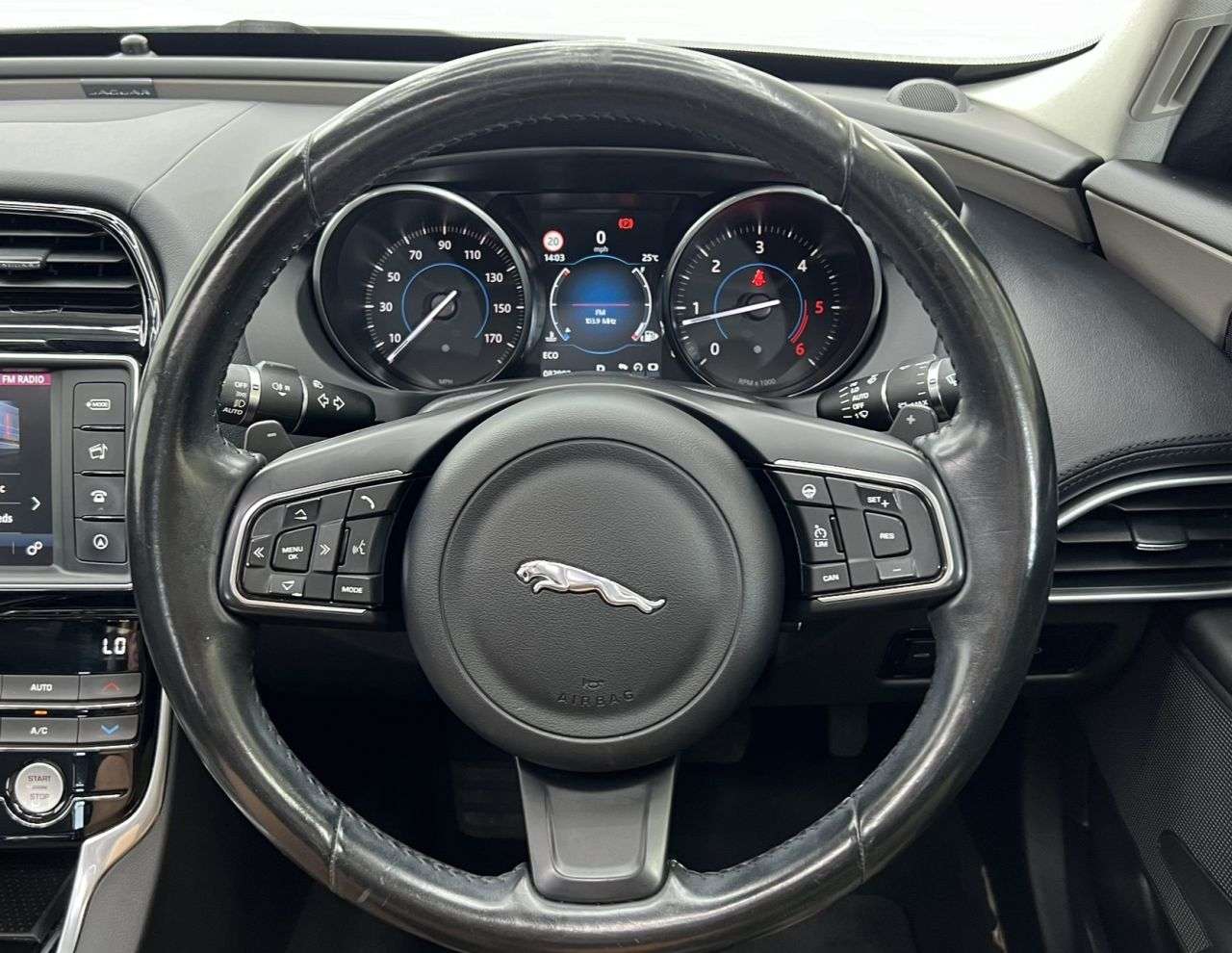 2017 JAGUAR XE 2017 JAGUAR XE
