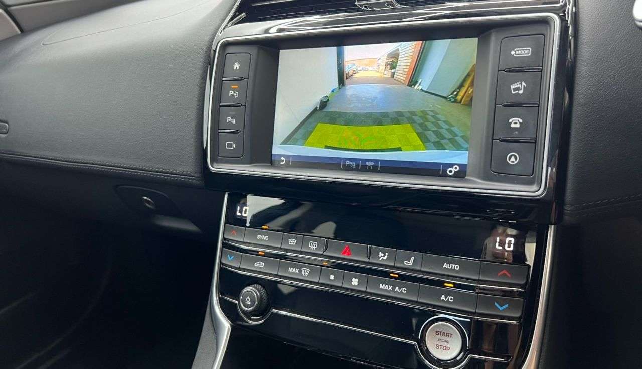 2017 JAGUAR XE 2017 JAGUAR XE