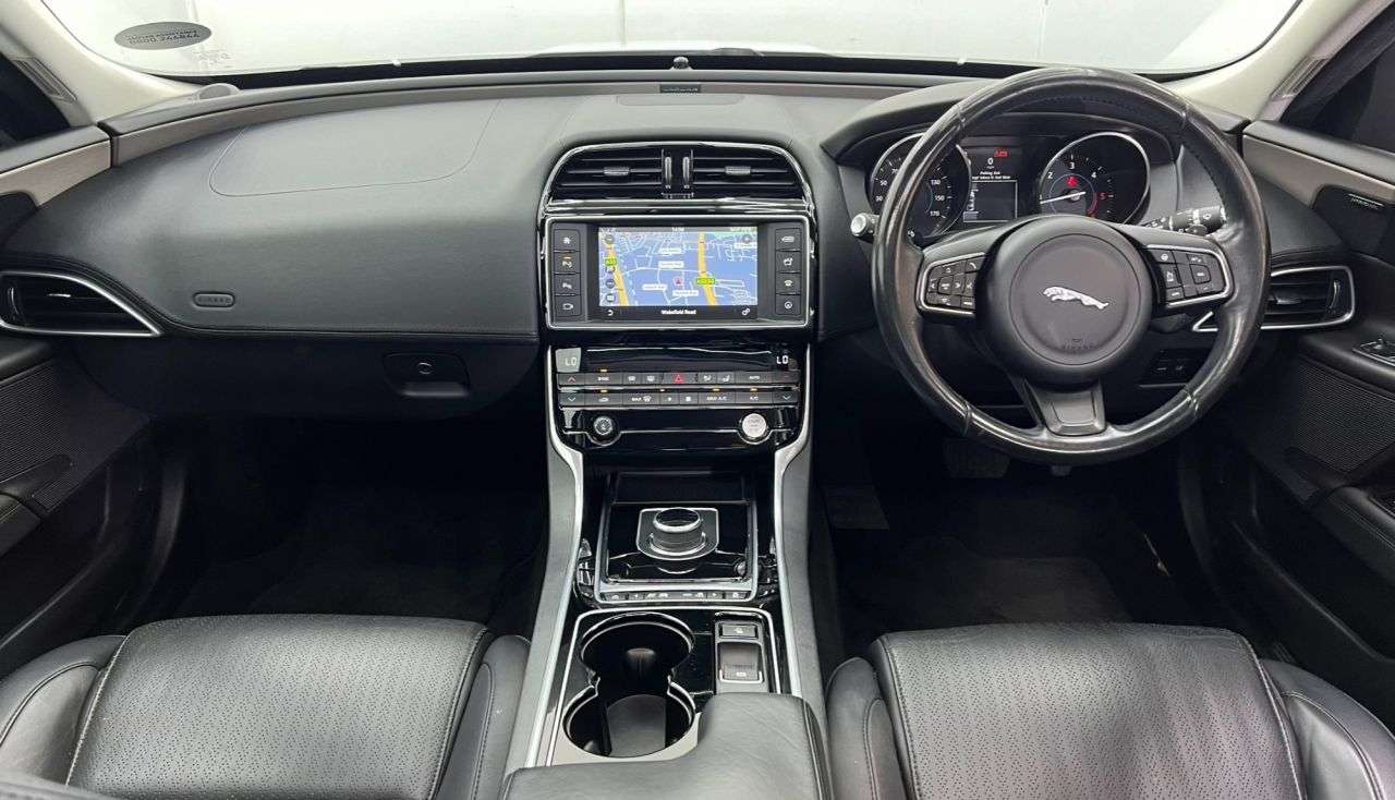 2017 JAGUAR XE 2017 JAGUAR XE