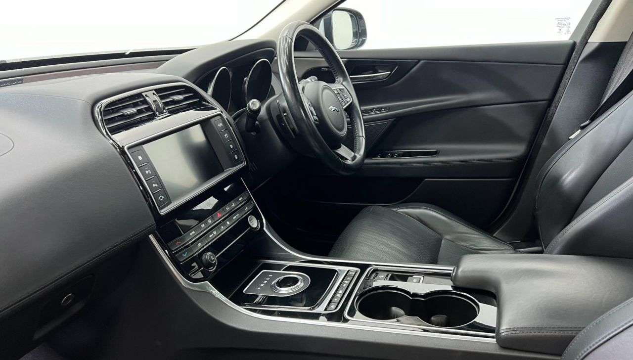 2017 JAGUAR XE 2017 JAGUAR XE