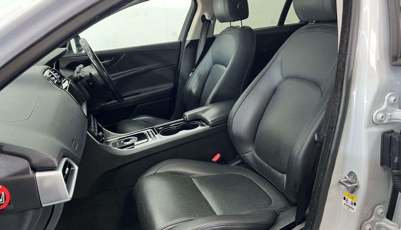 2017 JAGUAR XE 2017 JAGUAR XE
