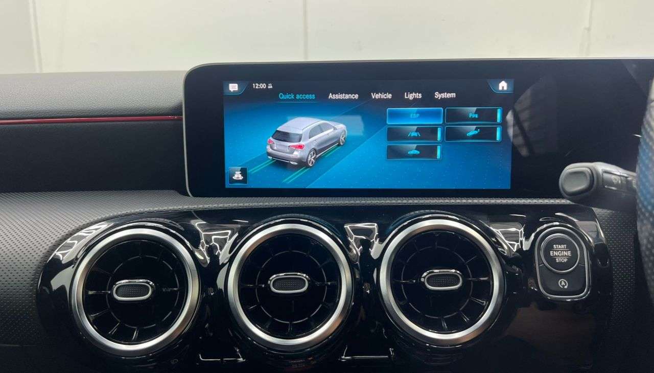 2018 MERCEDES-BENZ A CLASS 2018 MERCEDES-BENZ A CLASS
